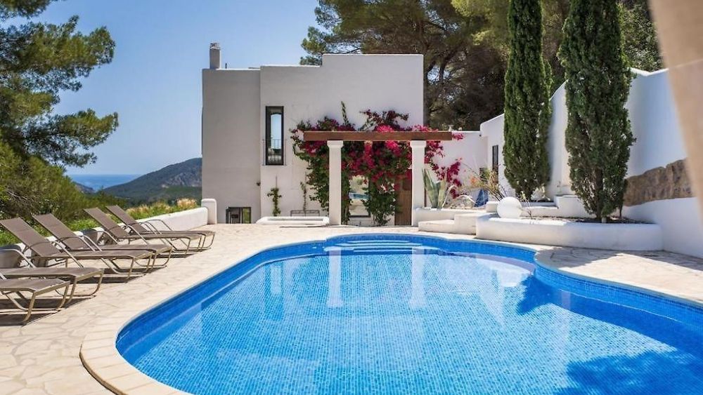 Finca with 4 rooms in Cala llonga