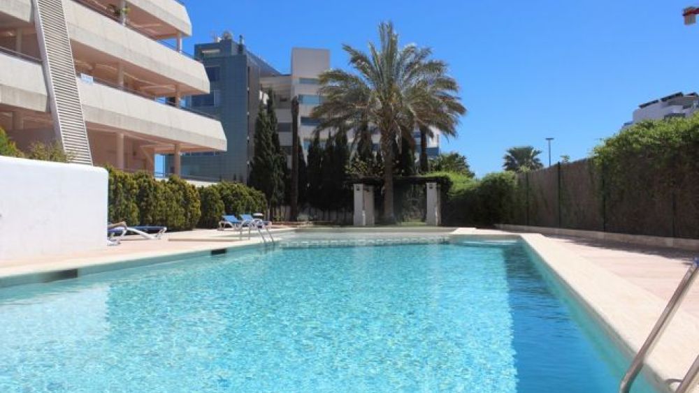 Ground floor with 3 rooms in Botafoch