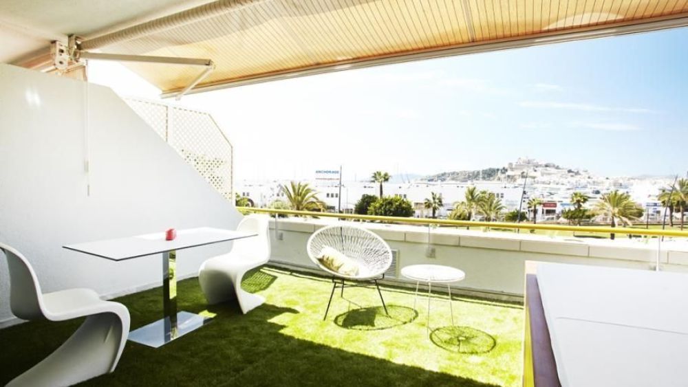 Penthouse with 4 rooms in Paseo maritimo