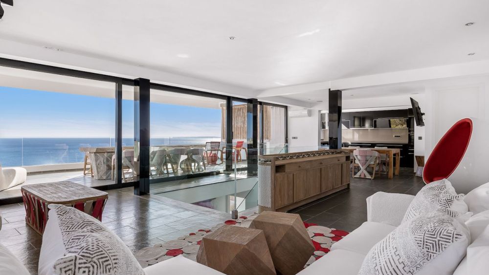 Villa with 4 rooms in Roca llisa