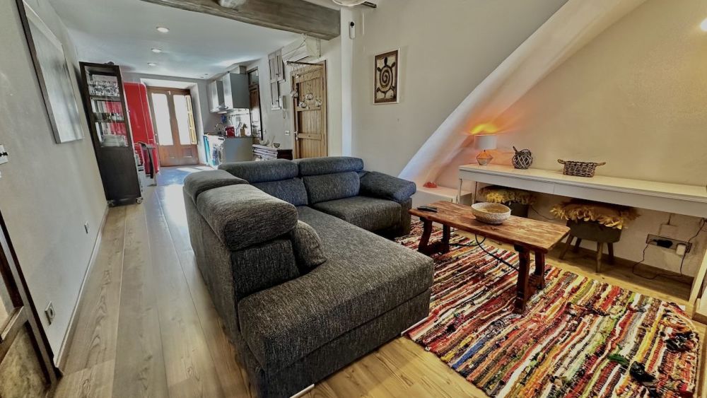 Apartment  with 1 room in Dalt vila