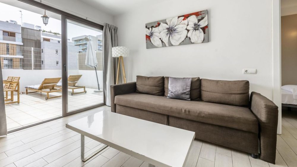 Planta baja de 2 habitaciones en Playa den bossa