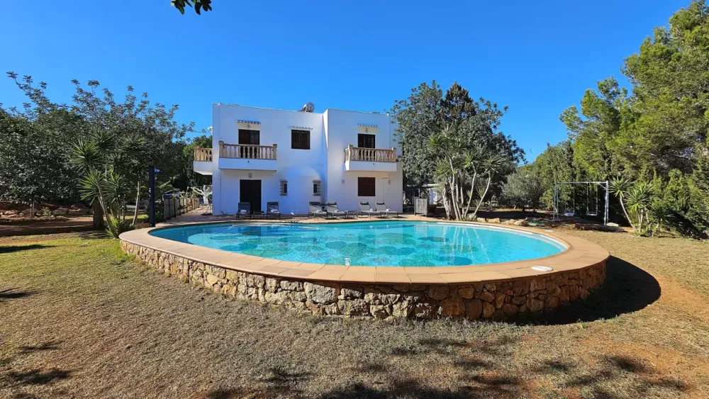 Villa with 6 rooms in Cala jondal