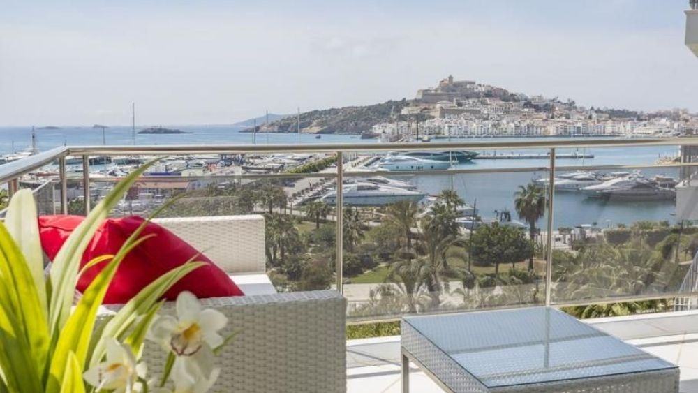 Apartment  with 2 rooms in Botafoch