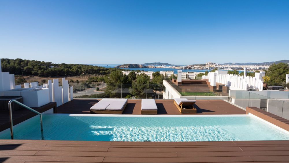 Penthouse with 3 rooms in Cap martinet