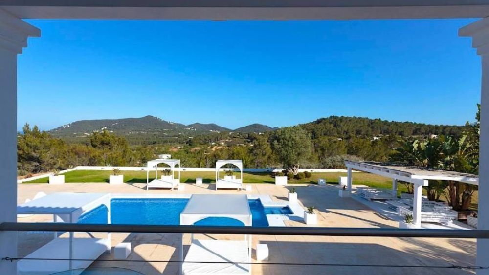 Villa with 6 rooms in Carretera santa eulalia
