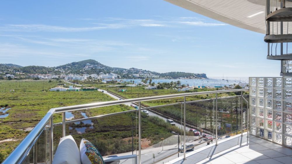 Penthouse with 1 room in Botafoch