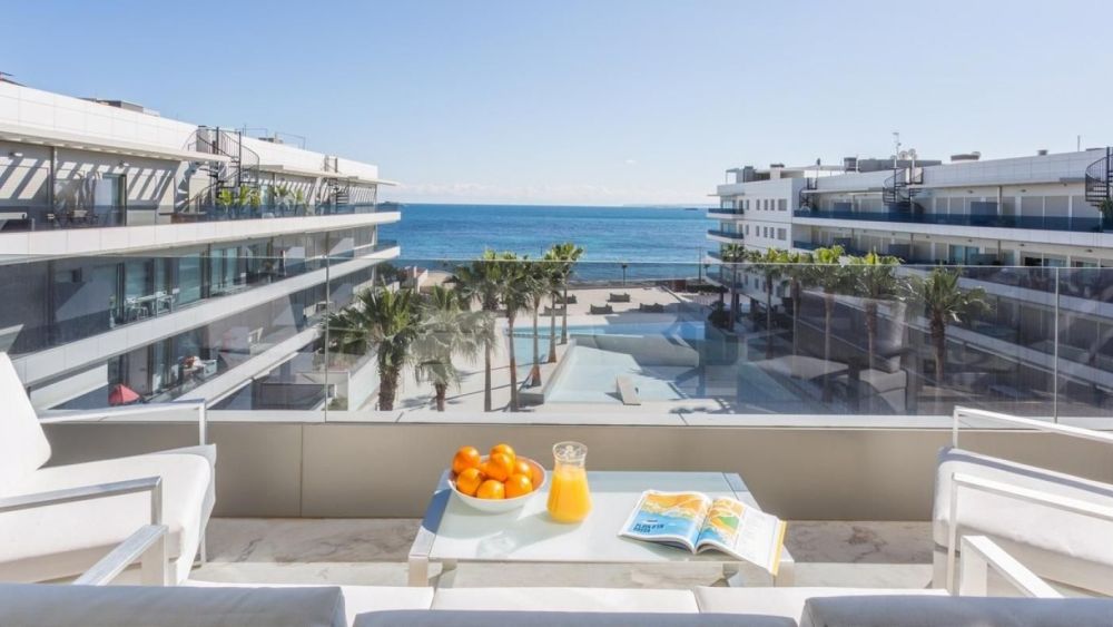 Penthouse with 3 rooms in Playa den bossa